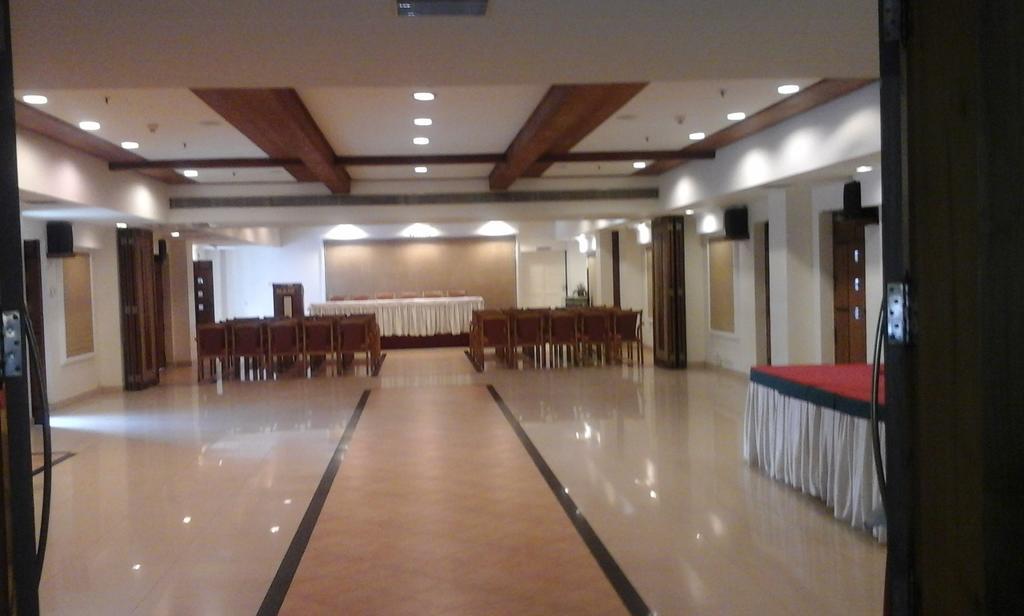 Nani Hotel Kollam Εξωτερικό φωτογραφία